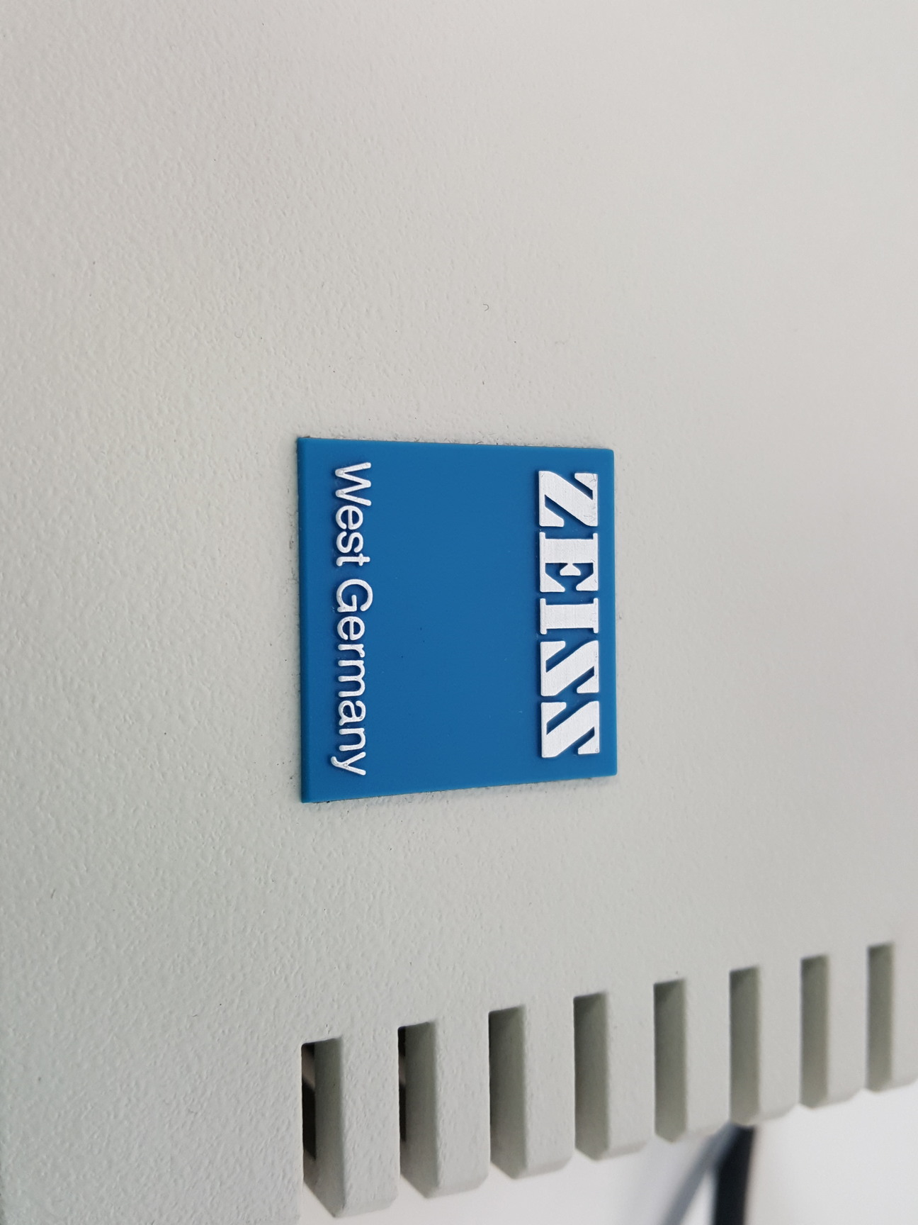 Image of Carl Zeiss Axiophot Fluorescent Microscope w/ 6 Objectives Apchromat Neofluar