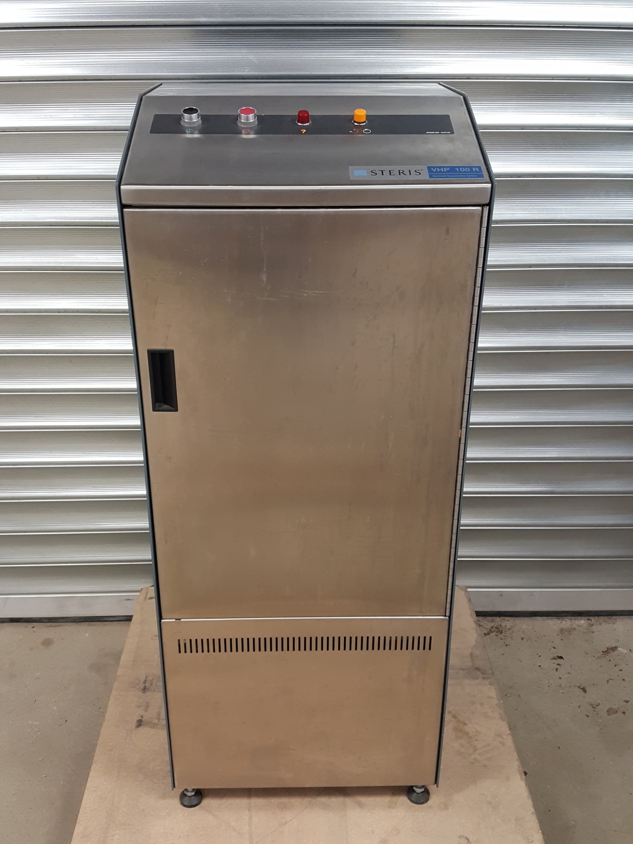 Image of Steris VHP 100-P Biodecontamination & VHP 100 R Desiccant Regeneration System