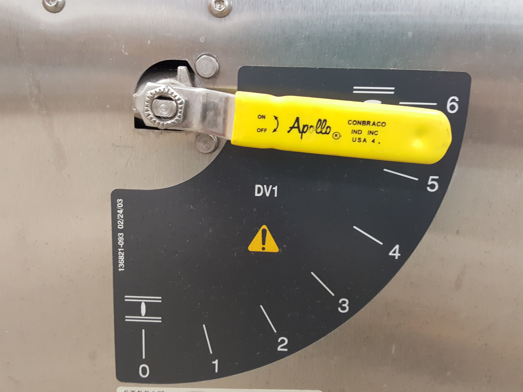 Image of Steris VHP 100-P Biodecontamination & VHP 100 R Desiccant Regeneration System