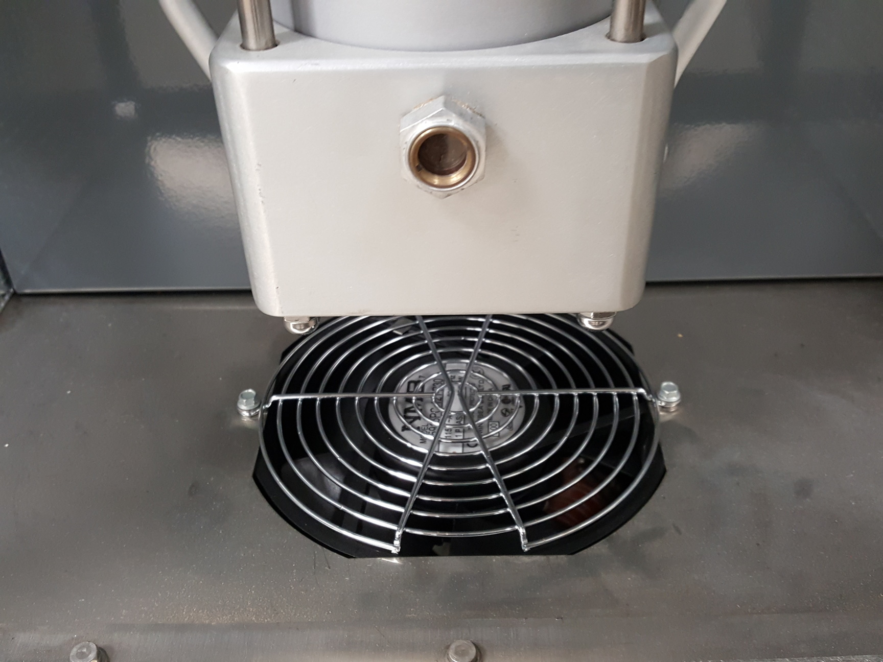 Image of Steris VHP 100-P Biodecontamination & VHP 100 R Desiccant Regeneration System