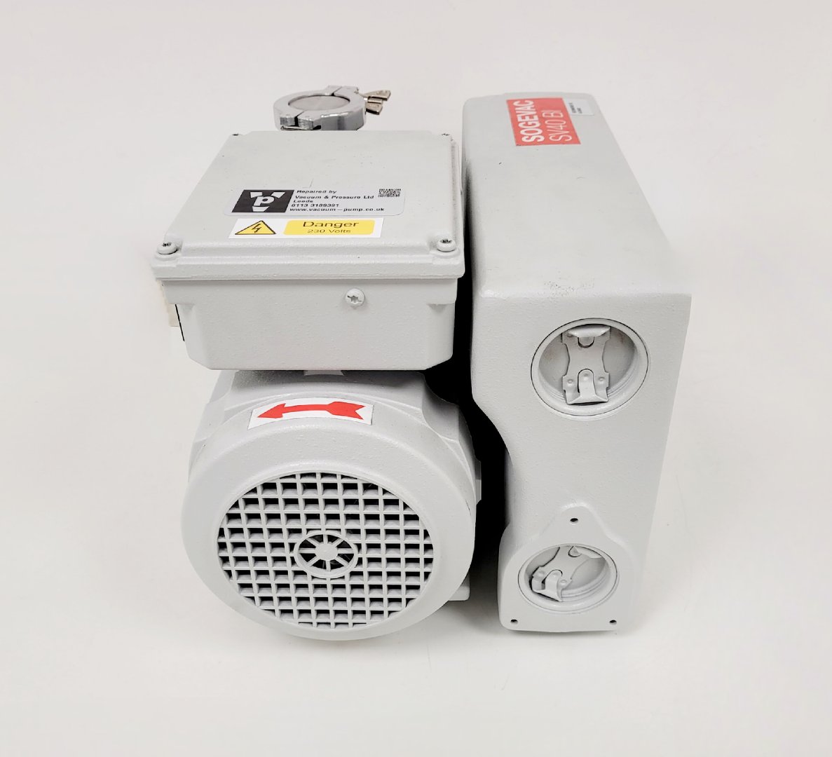 Image of Oerlikon Leybold Oil Sealed Rotary Vane Vacuum Pump Model - SOGEVAC SV40 BI Lab