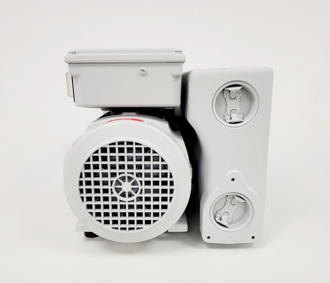 Image of Oerlikon Leybold Oil Sealed Rotary Vane Vacuum Pump Model - SOGEVAC SV40 BI Lab