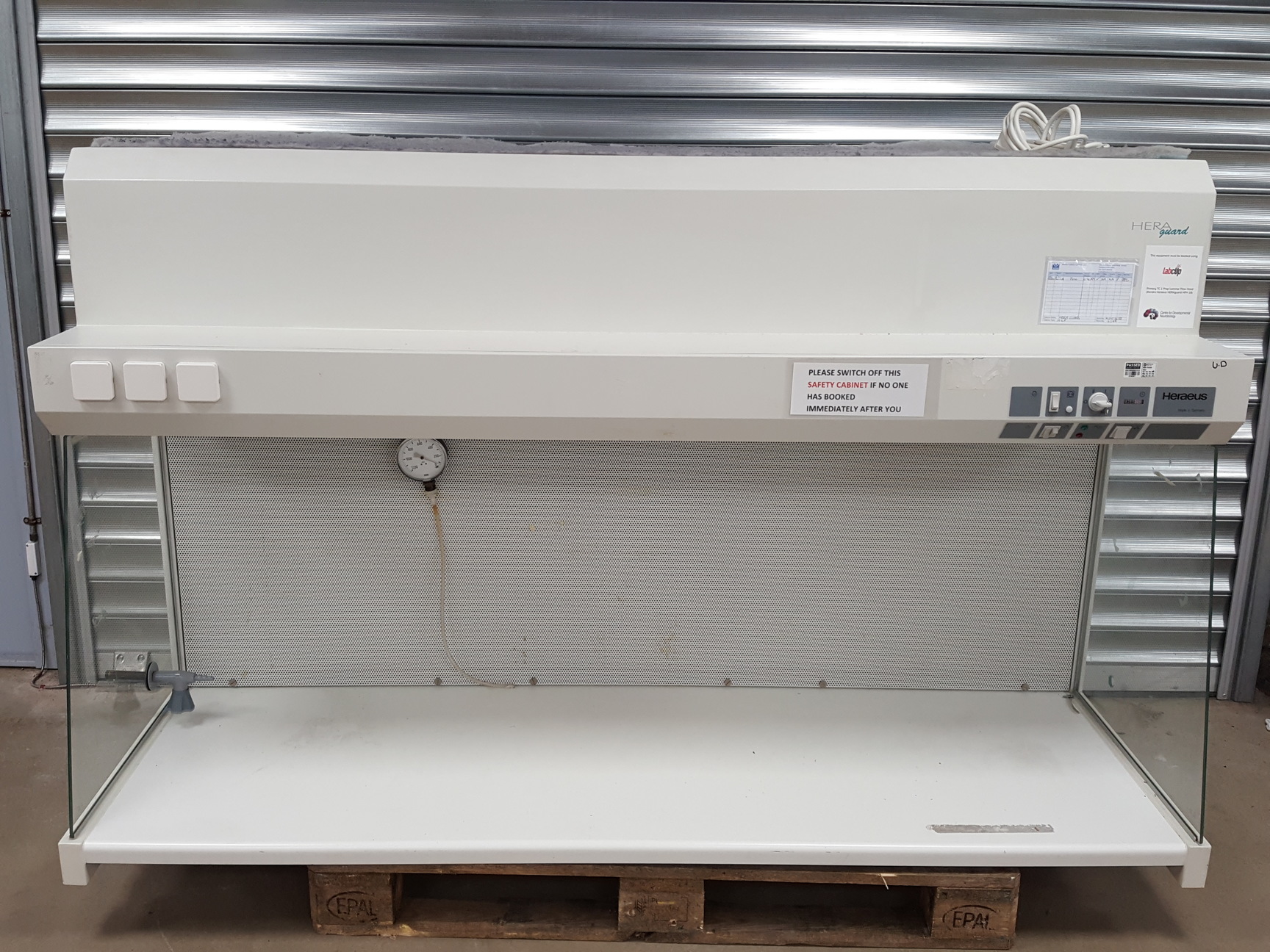Image of Kendro Heraeus Hera Guard Flow Cabinet Clean Bench Type HPH 18 Lab Laminar Flow