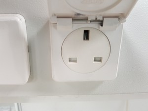 Thumbnail image of Kendro Heraeus Hera Guard Flow Cabinet Clean Bench Type HPH 18 Lab Laminar Flow