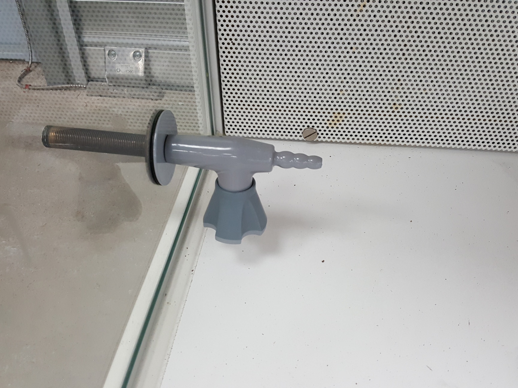 Image of Kendro Heraeus Hera Guard Flow Cabinet Clean Bench Type HPH 18 Lab Laminar Flow