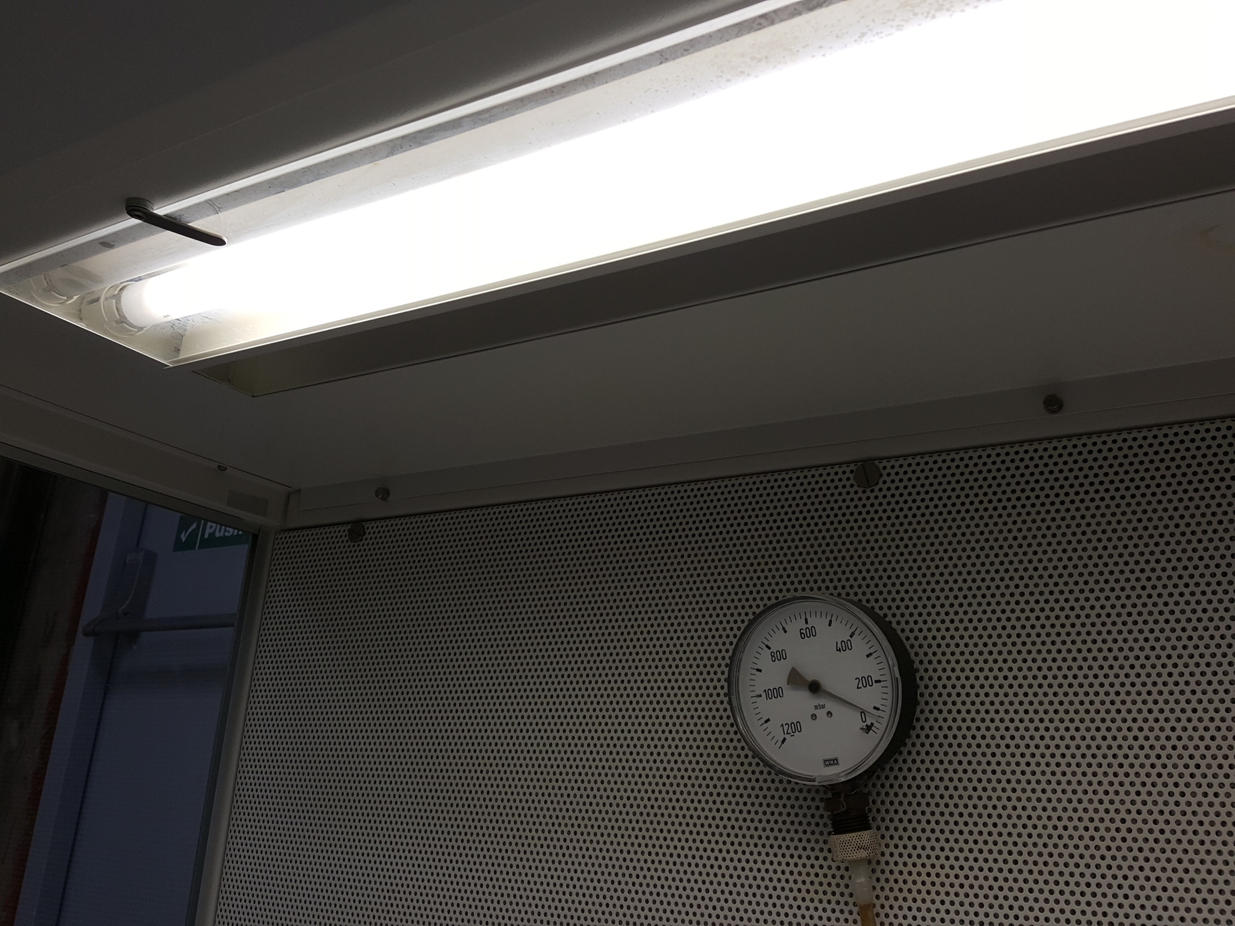 Image of Kendro Heraeus Hera Guard Flow Cabinet Clean Bench Type HPH 18 Lab Laminar Flow