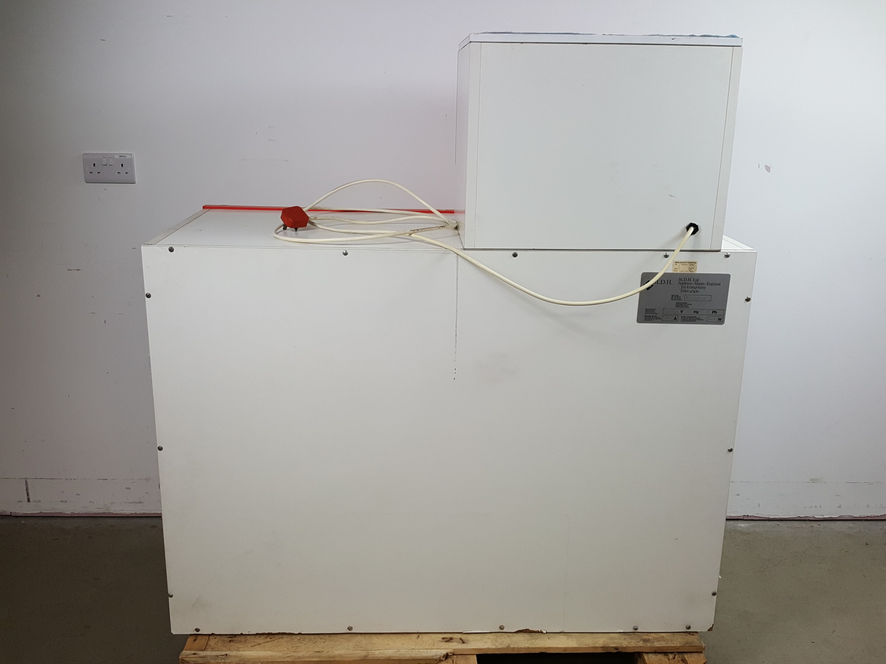 Image of Microflow Laminar Flow Cabinet / Hood Lab