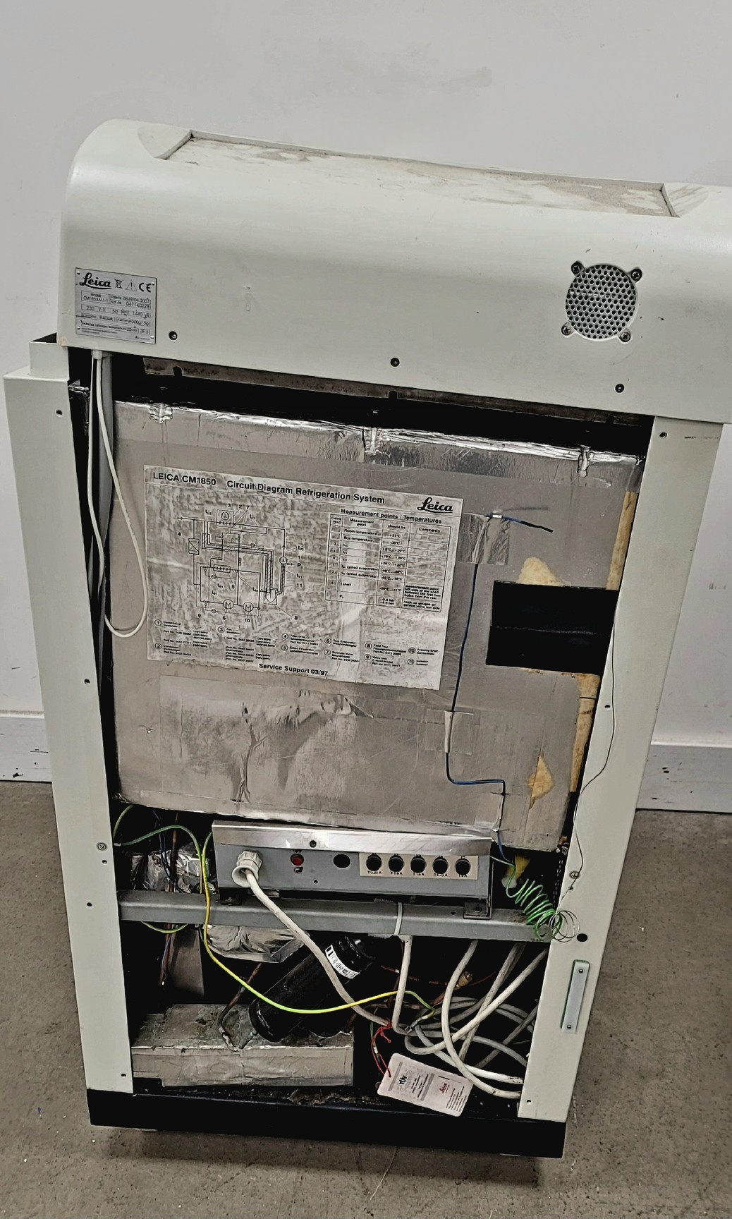 Image of Leica CM 1850 UV Cryostat  Model - CM1850UV-1-1 Lab Spares/Repairs