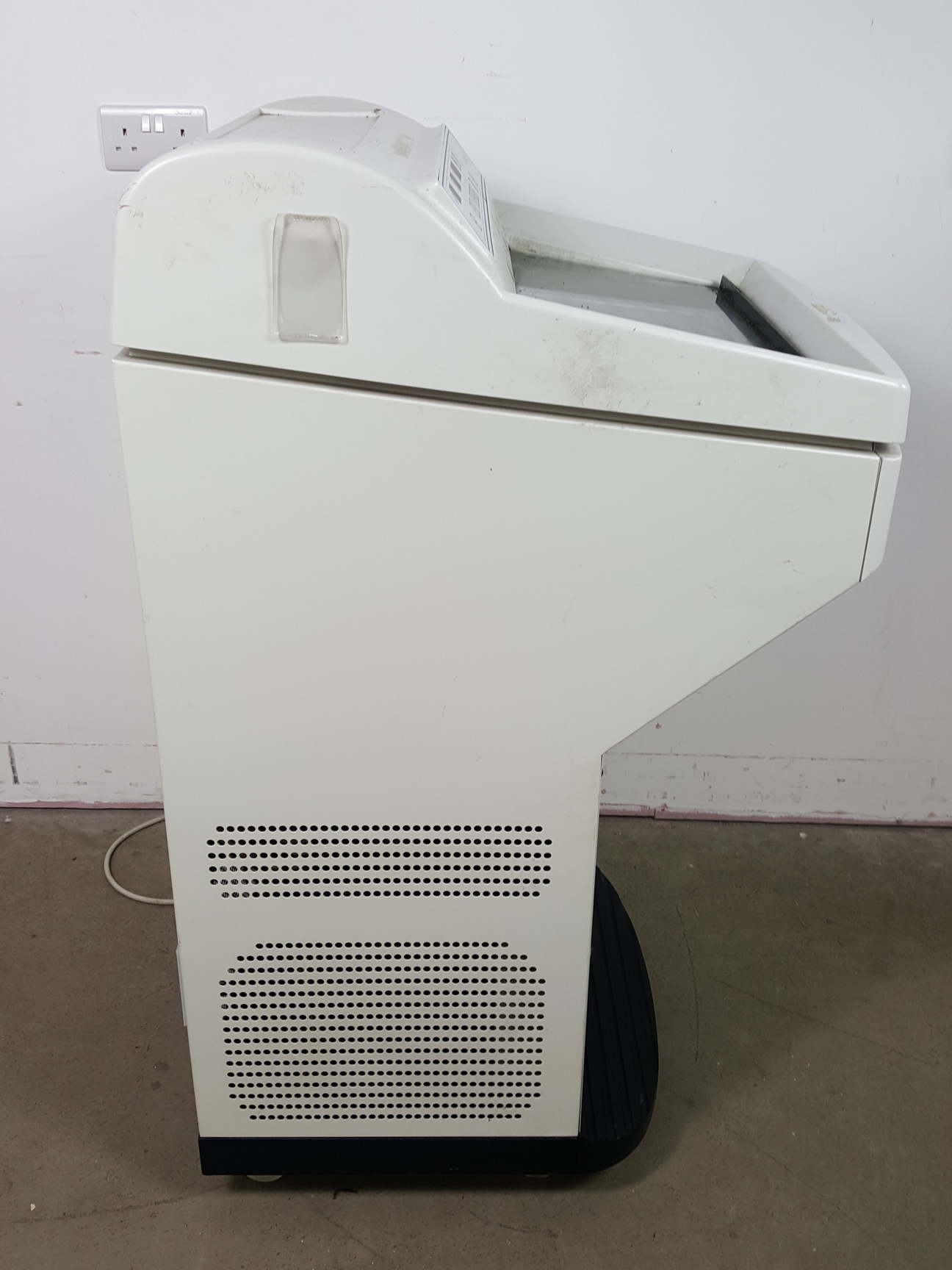 Image of Leica CM 1850 UV Cryostat  Model - CM1850UV-1-1 Lab Spares/Repairs