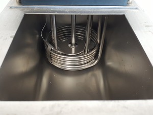 Thumbnail image of Cole Parmer Circulating Bath with Polystat Temperature Controller 12108-35 Lab
