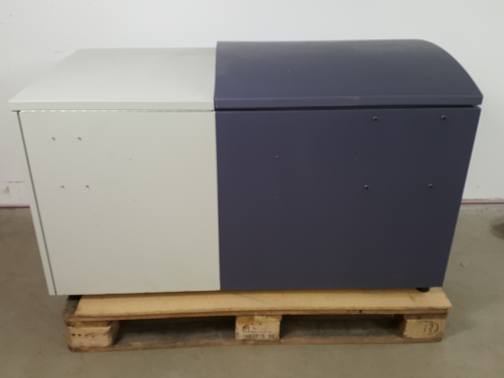 Image of BD Biosciences FACSAria II Cell Sorter with Fluidics Cart and Buffalo Filter Lab