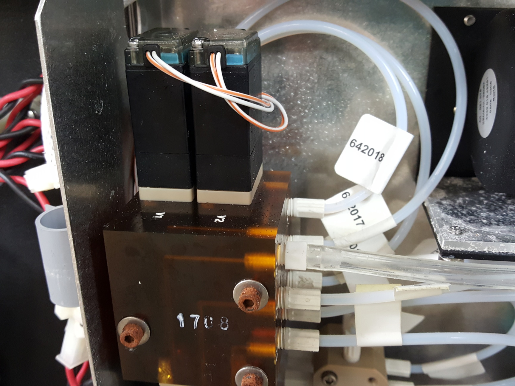 Image of BD Biosciences FACSAria II Cell Sorter with Fluidics Cart and Buffalo Filter Lab
