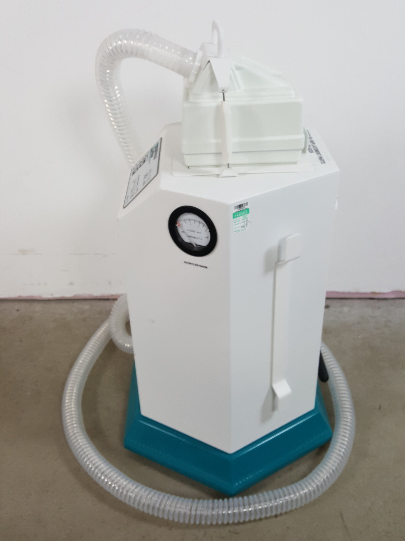 Image of BD Biosciences FACSAria II Cell Sorter with Fluidics Cart and Buffalo Filter Lab