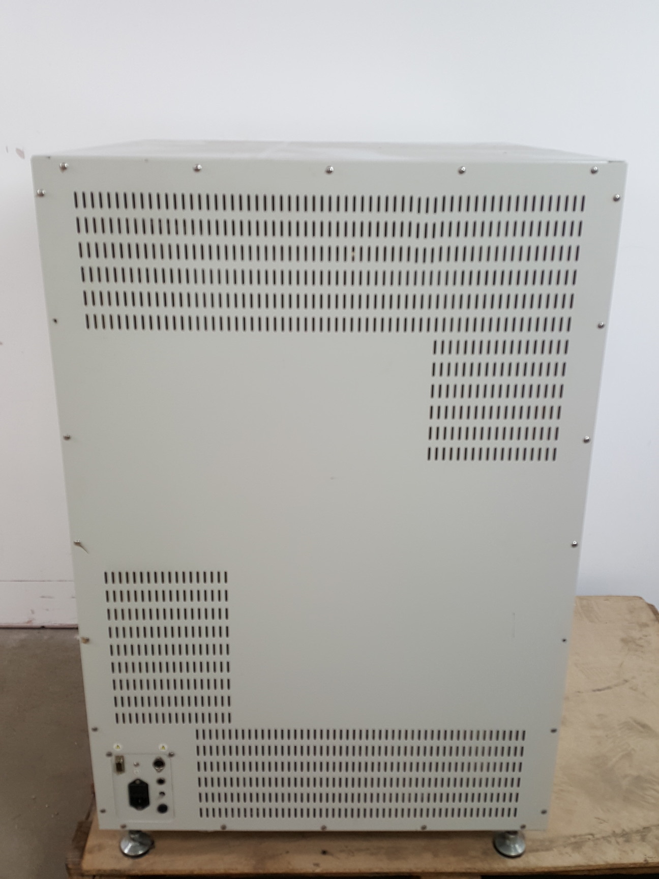 Image of Thermo Scientific MaxQ 6000 Refrigerated Incubator Shaker SHKE6000-8CE Faulty