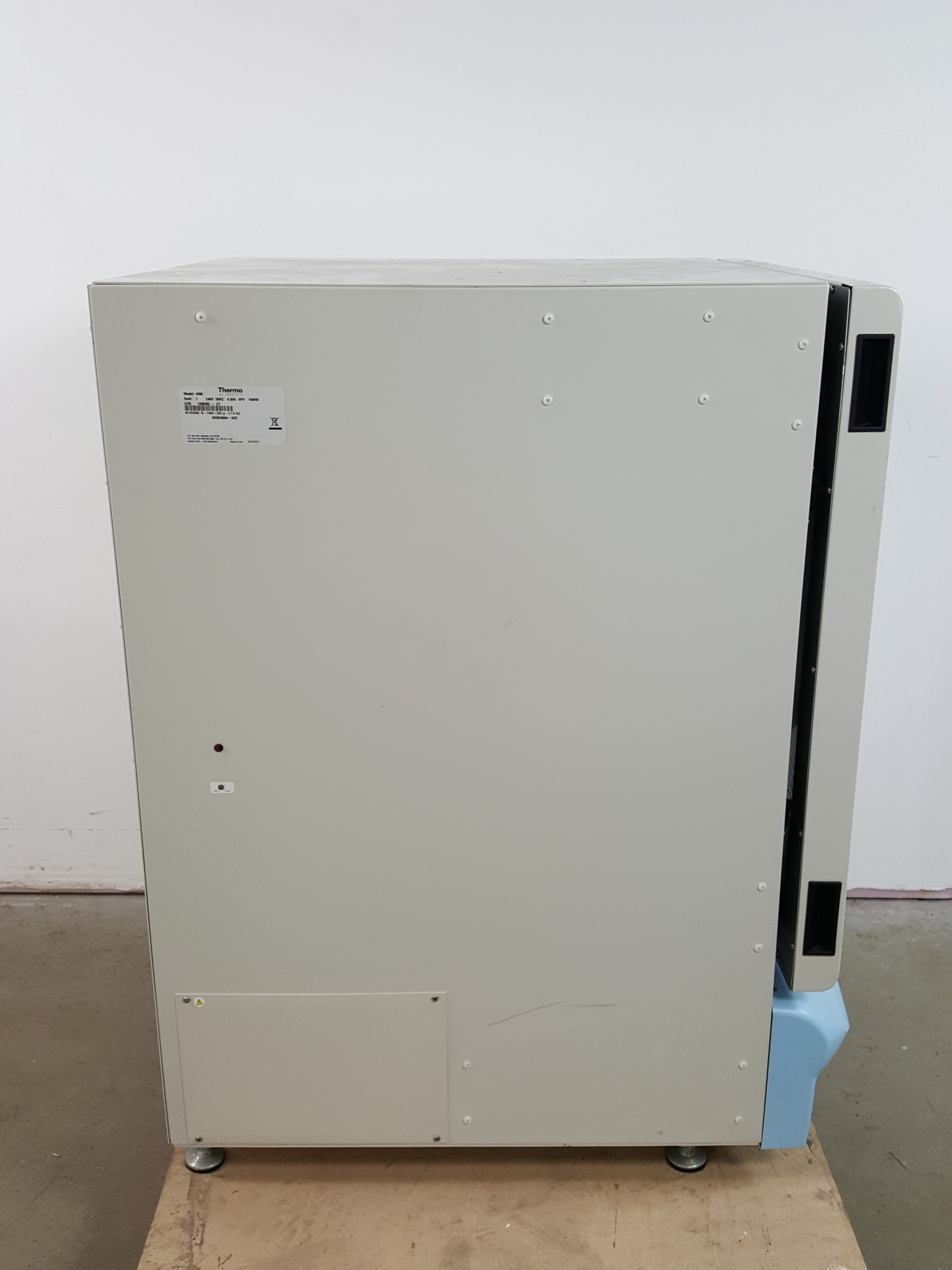 Image of Thermo Scientific MaxQ 6000 Refrigerated Incubator Shaker SHKE6000-8CE Faulty