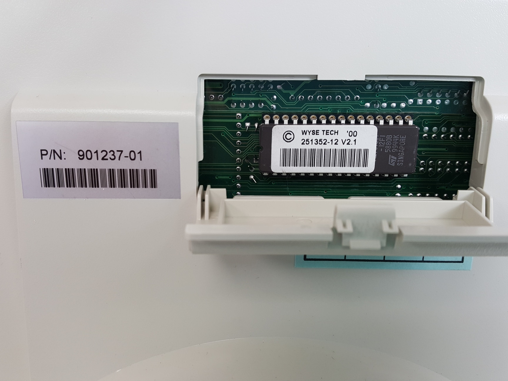 Image of WYSE WY-55 Display Terminal & Keyboard