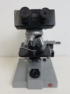 Thumbnail image of Ernst Leitz Wetzlar Microscope w/ 4 x Objectives - 170/0.17 170/- Lab