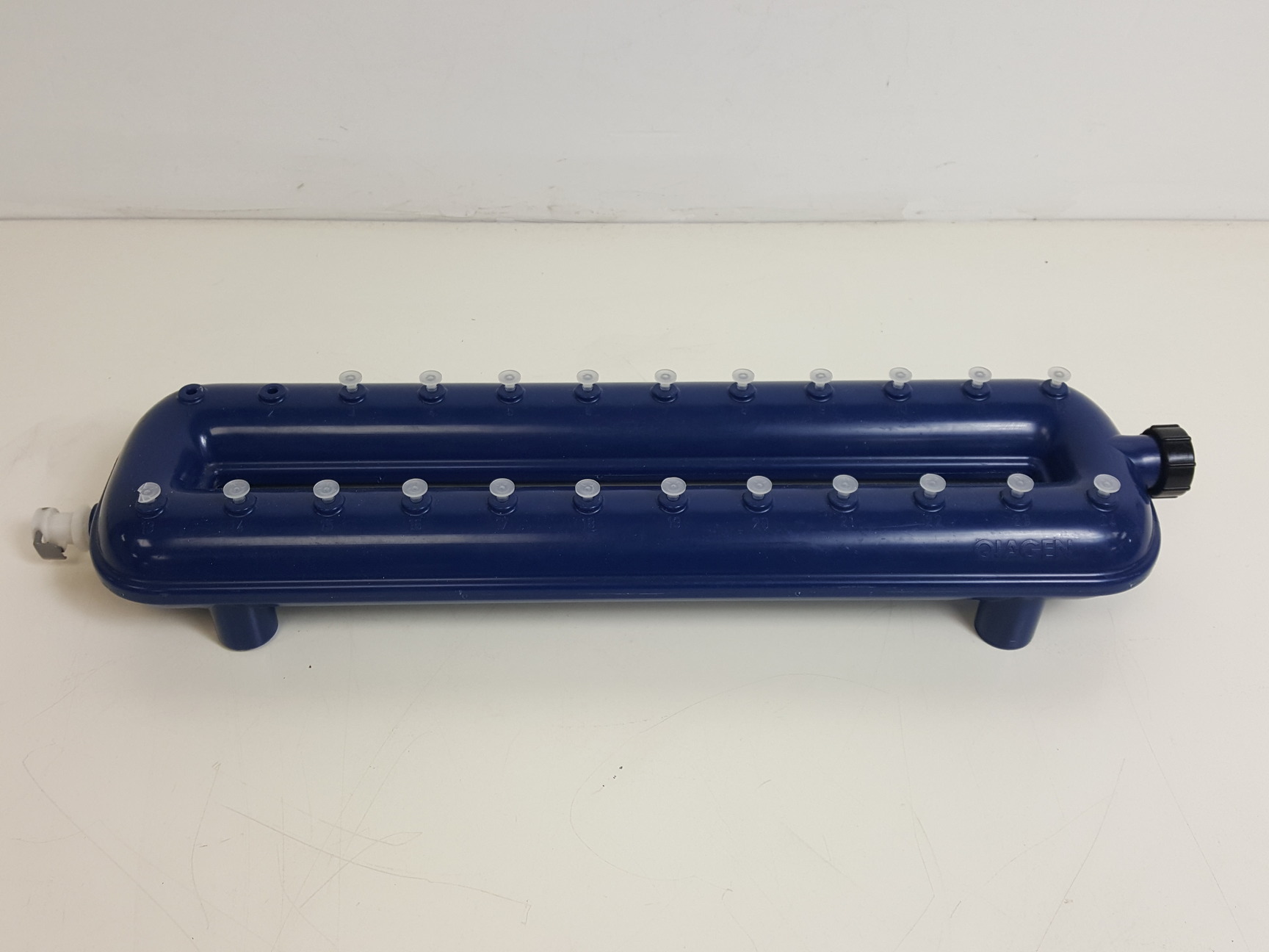 Image of Qiagen QI Vacuum Systems 24 Plus Manifold Lab