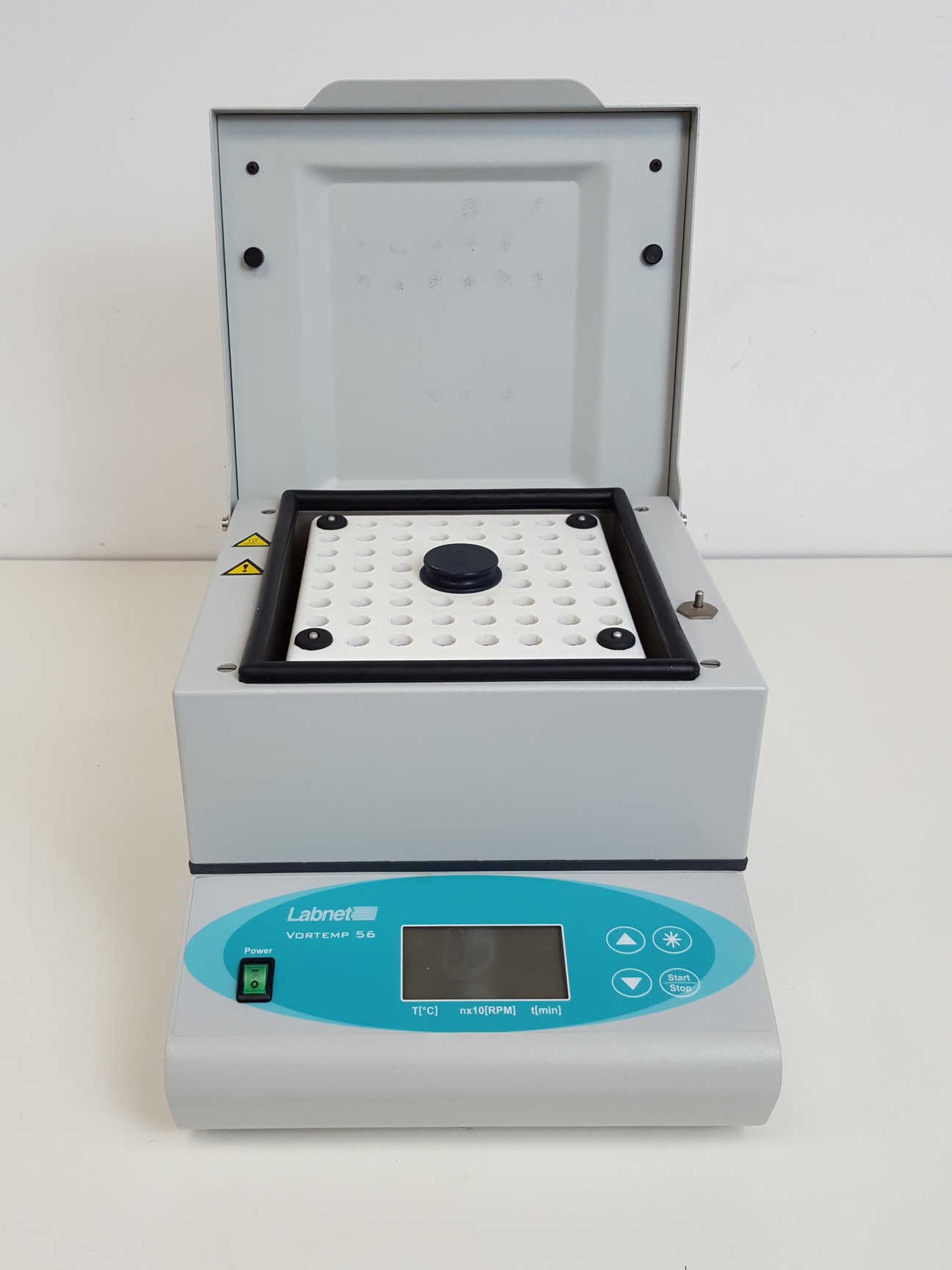 Labnet Vortemp 56 Benchtop Microplate Shaking Incubator Lab