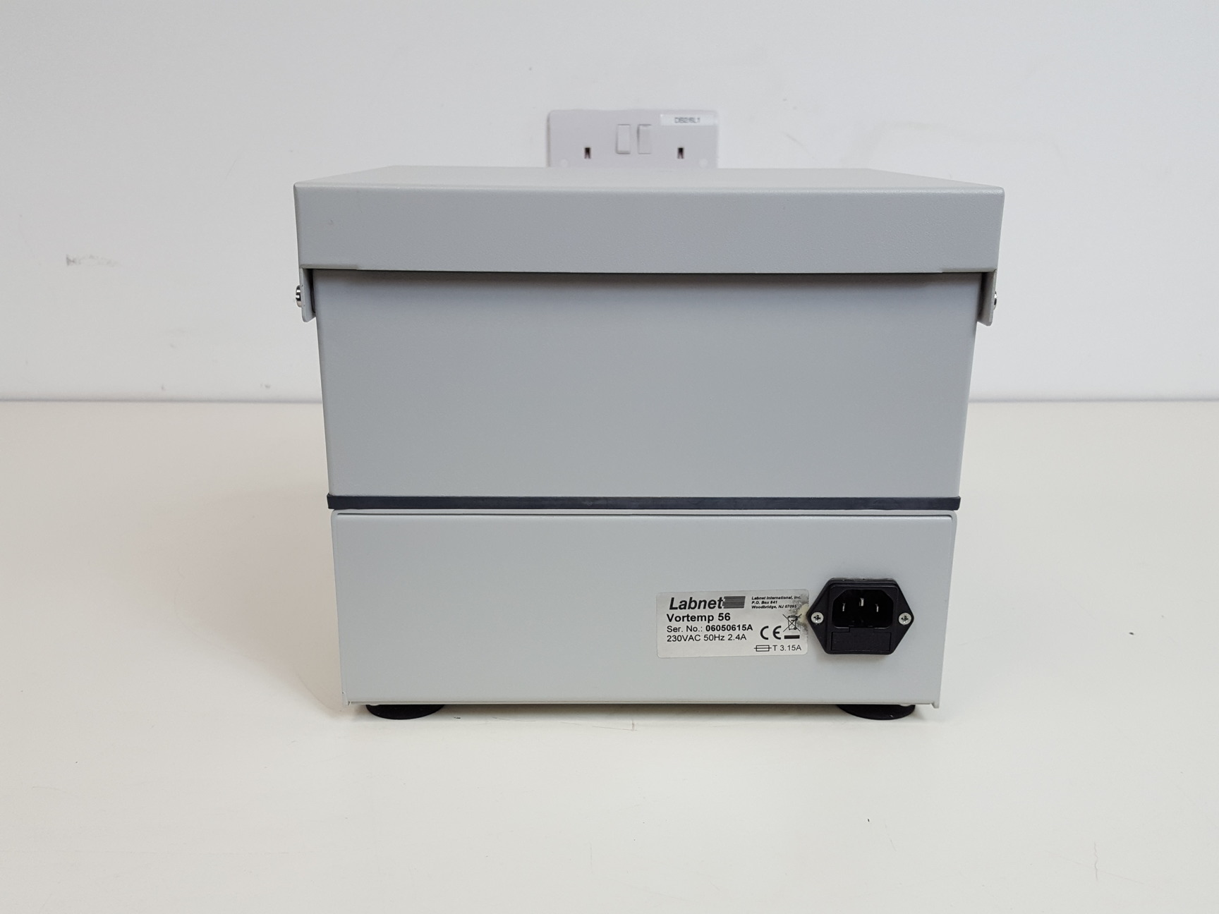 Image of Labnet Vortemp 56 Benchtop Microplate Shaking Incubator Lab