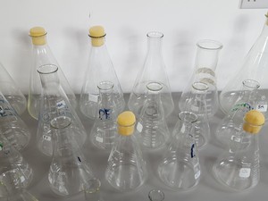 Thumbnail image of 25 x Conical Glass Lab Flasks - 5000ml, 3000ml, 2000ml, 1000ml, 500ml, 250ml,
