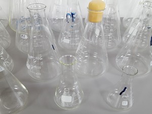 Thumbnail image of 25 x Conical Glass Lab Flasks - 5000ml, 3000ml, 2000ml, 1000ml, 500ml, 250ml,