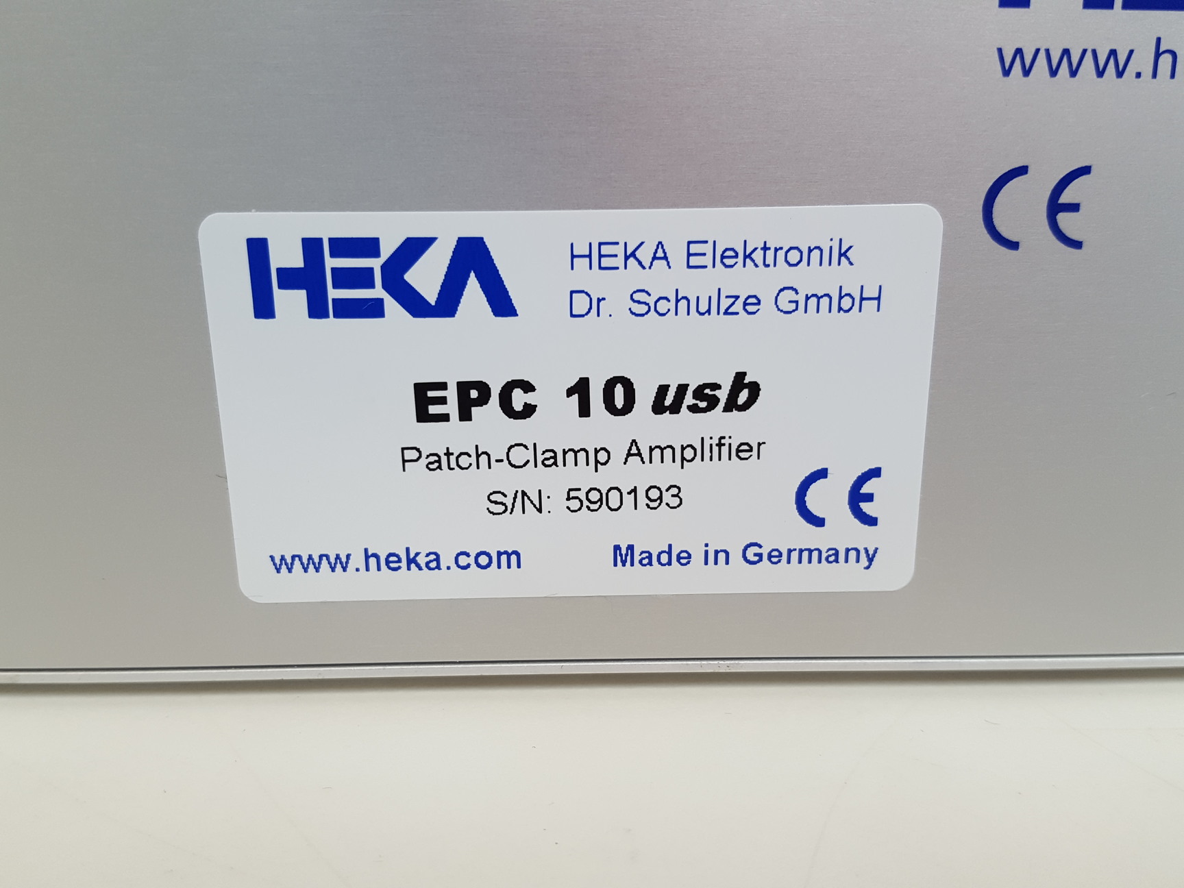 Image of HEKA Elektronik EPC 10 Single Patch Clamp Amplifier with MC 10 Model Circuit Lab