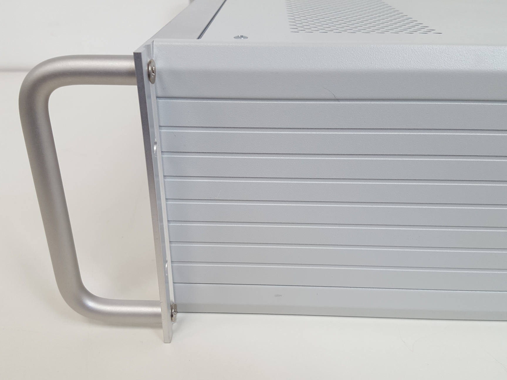 Image of HEKA Elektronik EPC 10 Single Patch Clamp Amplifier with MC 10 Model Circuit Lab