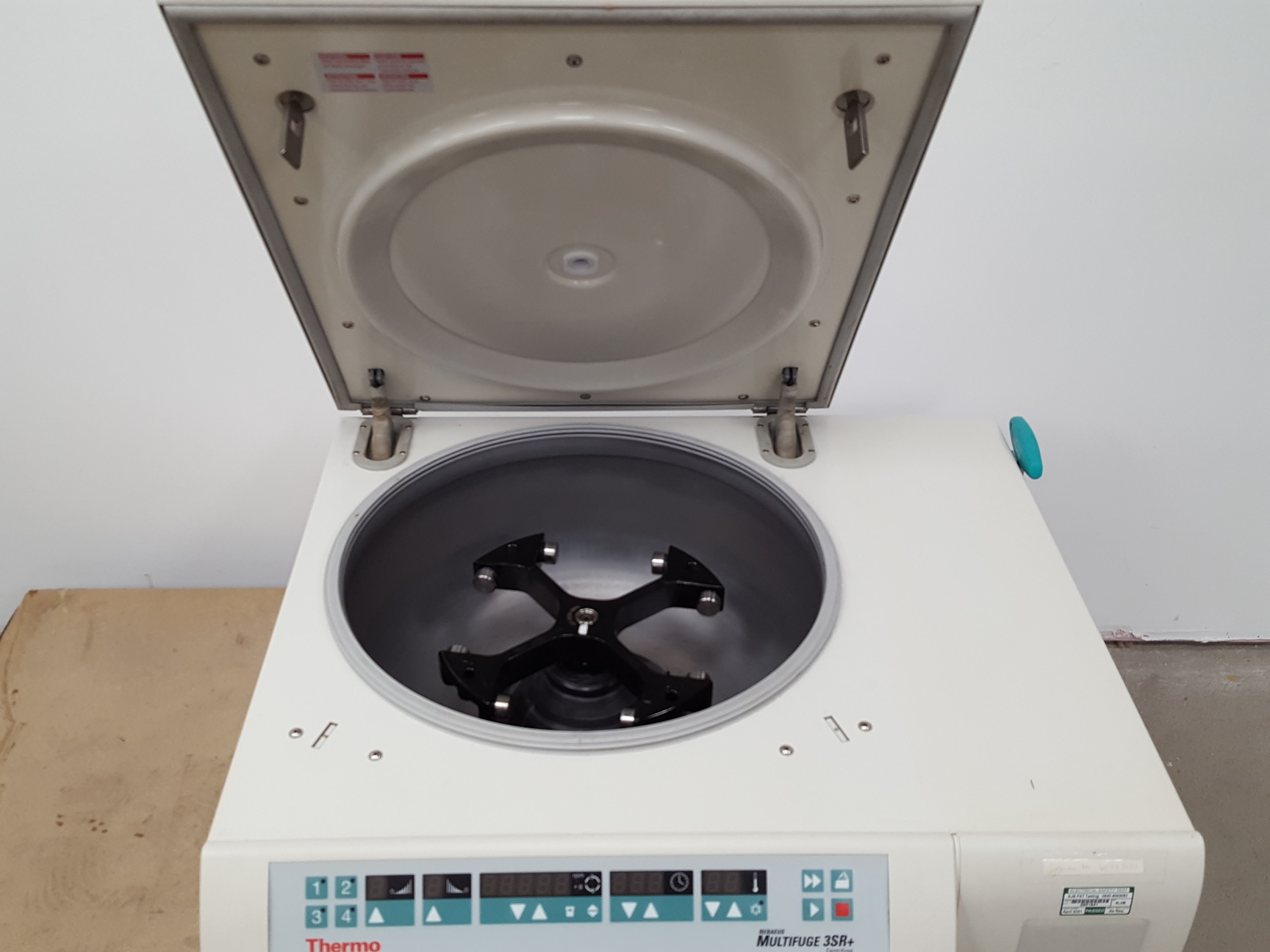 Image of Thermo Scientific Heraeus Multifuge 3SR+ Benchtop Centrifuge Lab