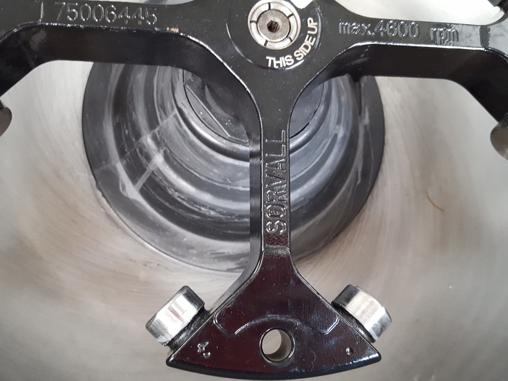 Image of Thermo Scientific Heraeus Multifuge 3SR+ Benchtop Centrifuge Lab