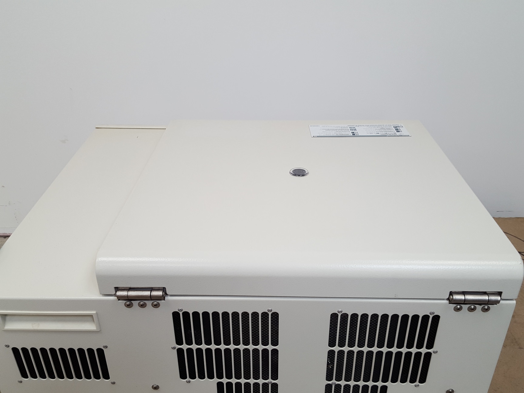 Image of Thermo Scientific Heraeus Multifuge 3SR+ Benchtop Centrifuge Lab