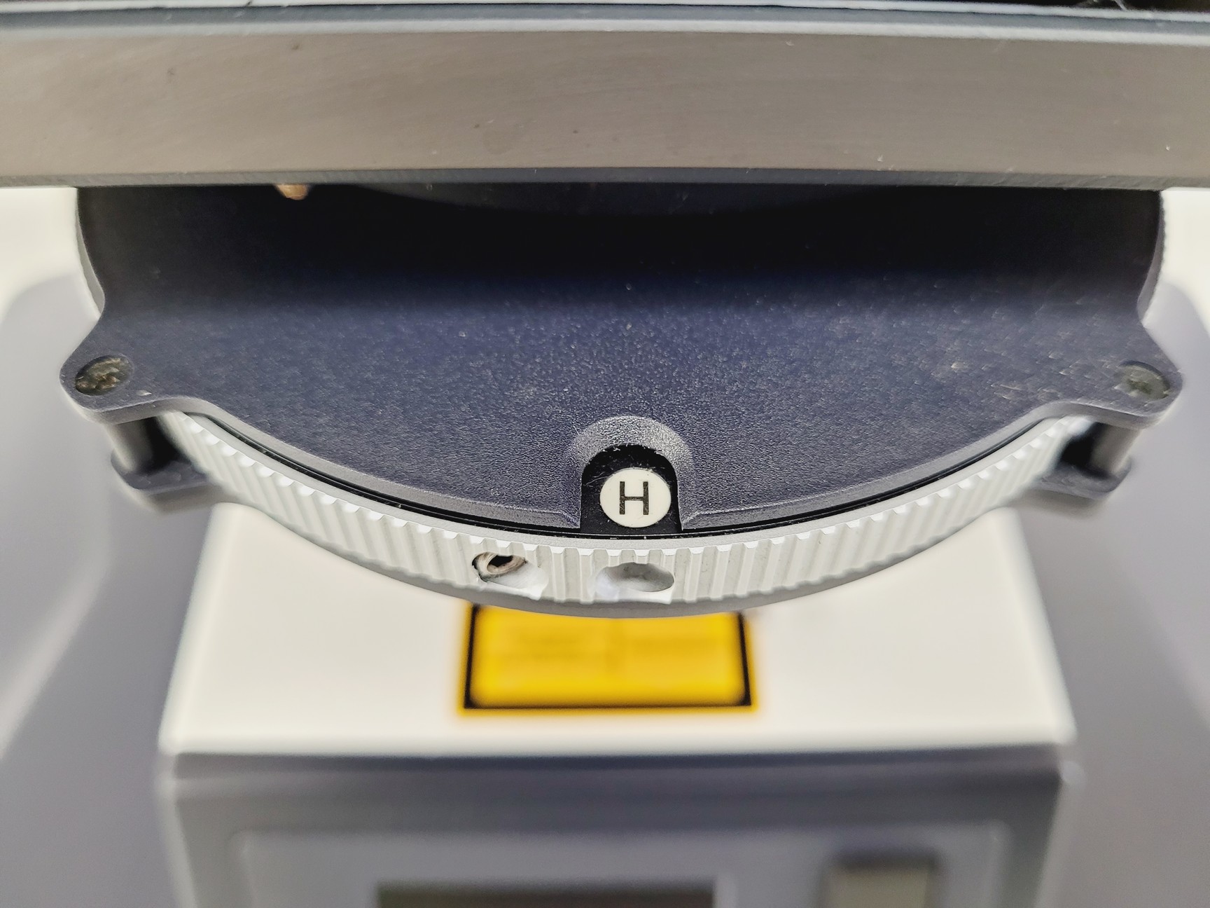 Image of Leica DMRBE Fluorescence Trinocular Microscope & 4 x Objectives PL FLUOTAR Lab