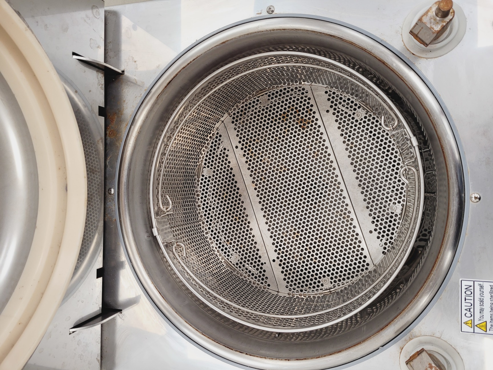 Image of Panasonic MLS-3751L High Pressure Steam Top-Loading Autoclave Lab