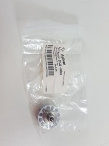 Thumbnail image of Agilent Network GC System Gas Chromatograph 6890N + Software - 7683B G2913A  Lab