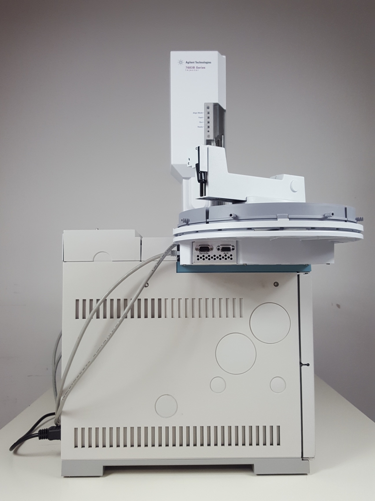 Image of Agilent Network GC System Gas Chromatograph 6890N + Software - 7683B G2913A  Lab