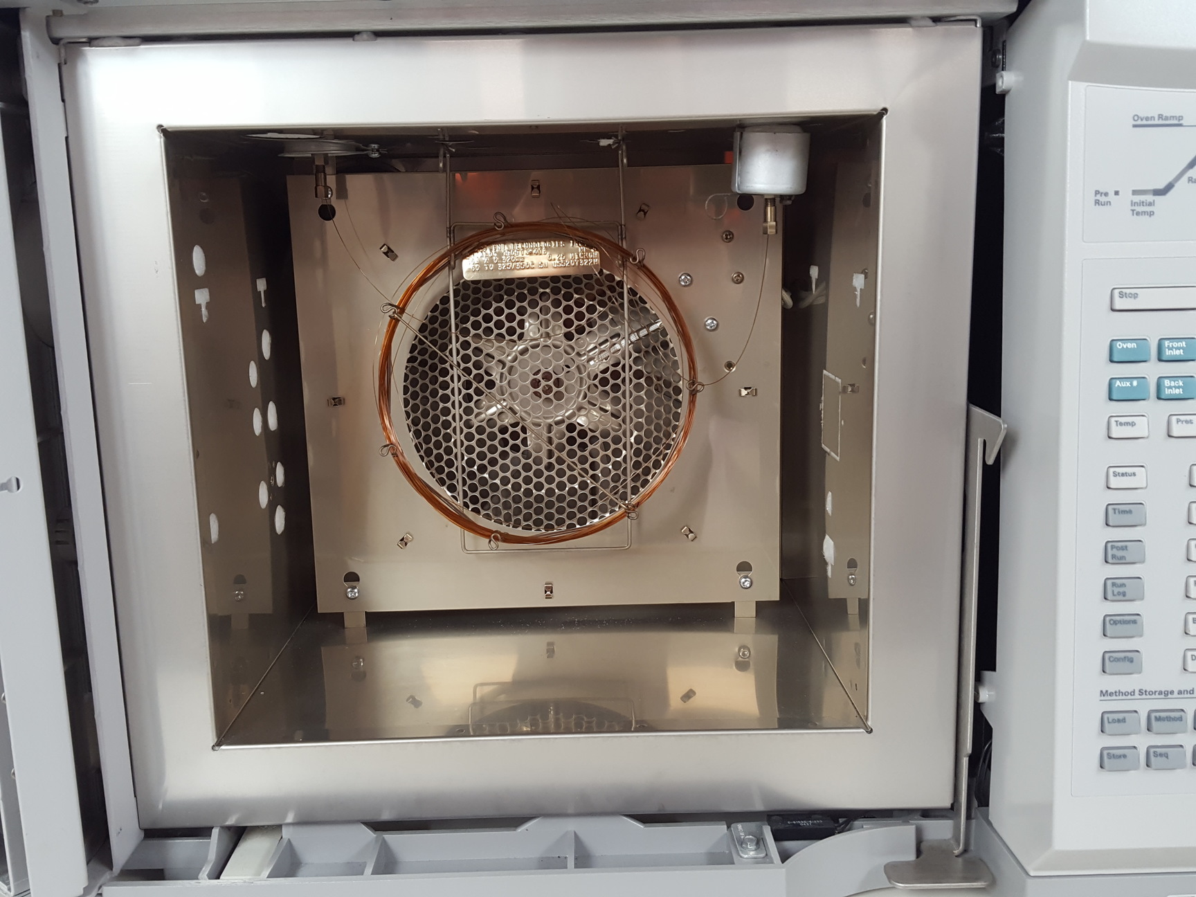 Image of Agilent Network GC System Gas Chromatograph 6890N + Software - 7683B G2913A  Lab