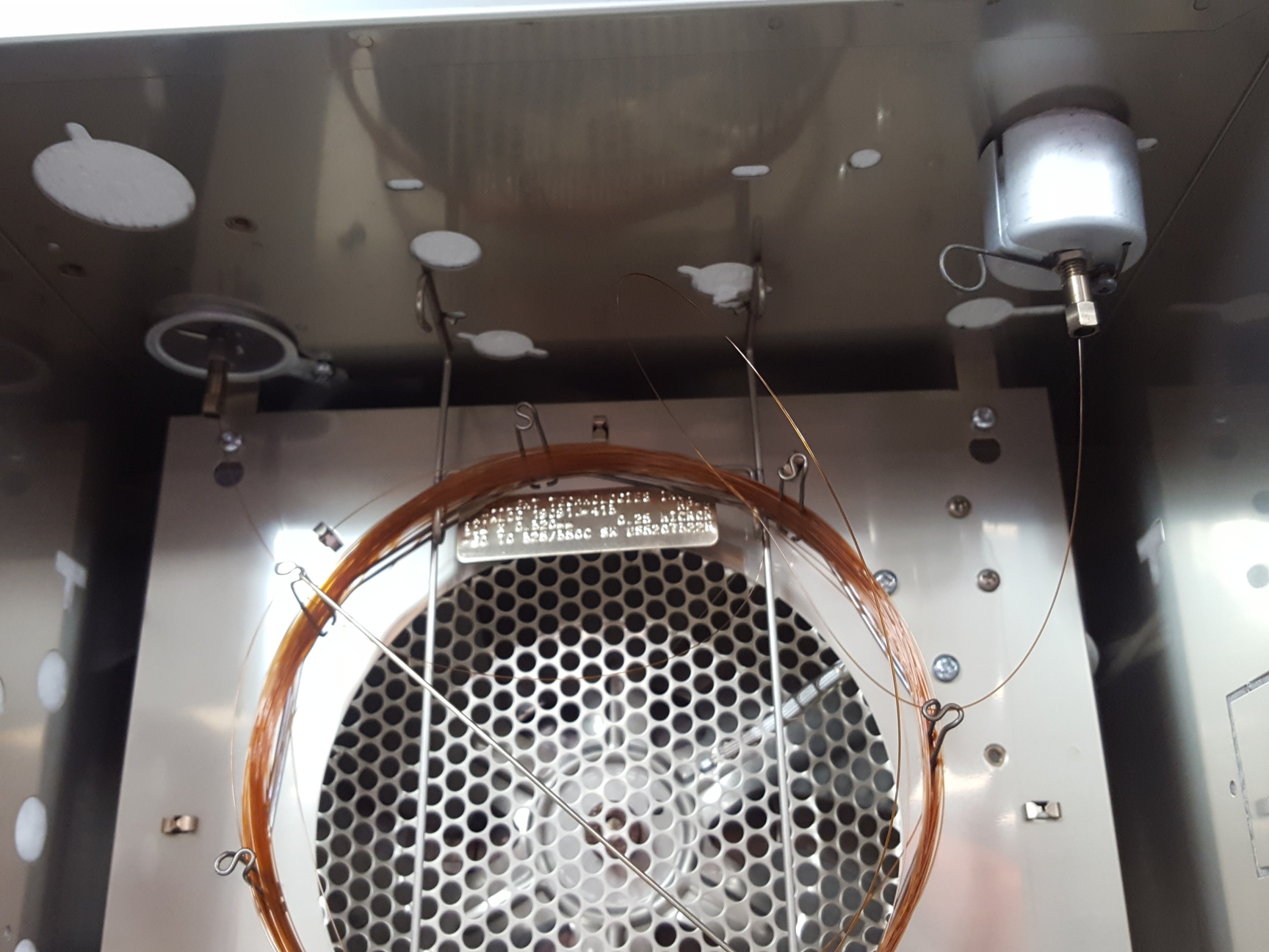 Image of Agilent Network GC System Gas Chromatograph 6890N + Software - 7683B G2913A  Lab