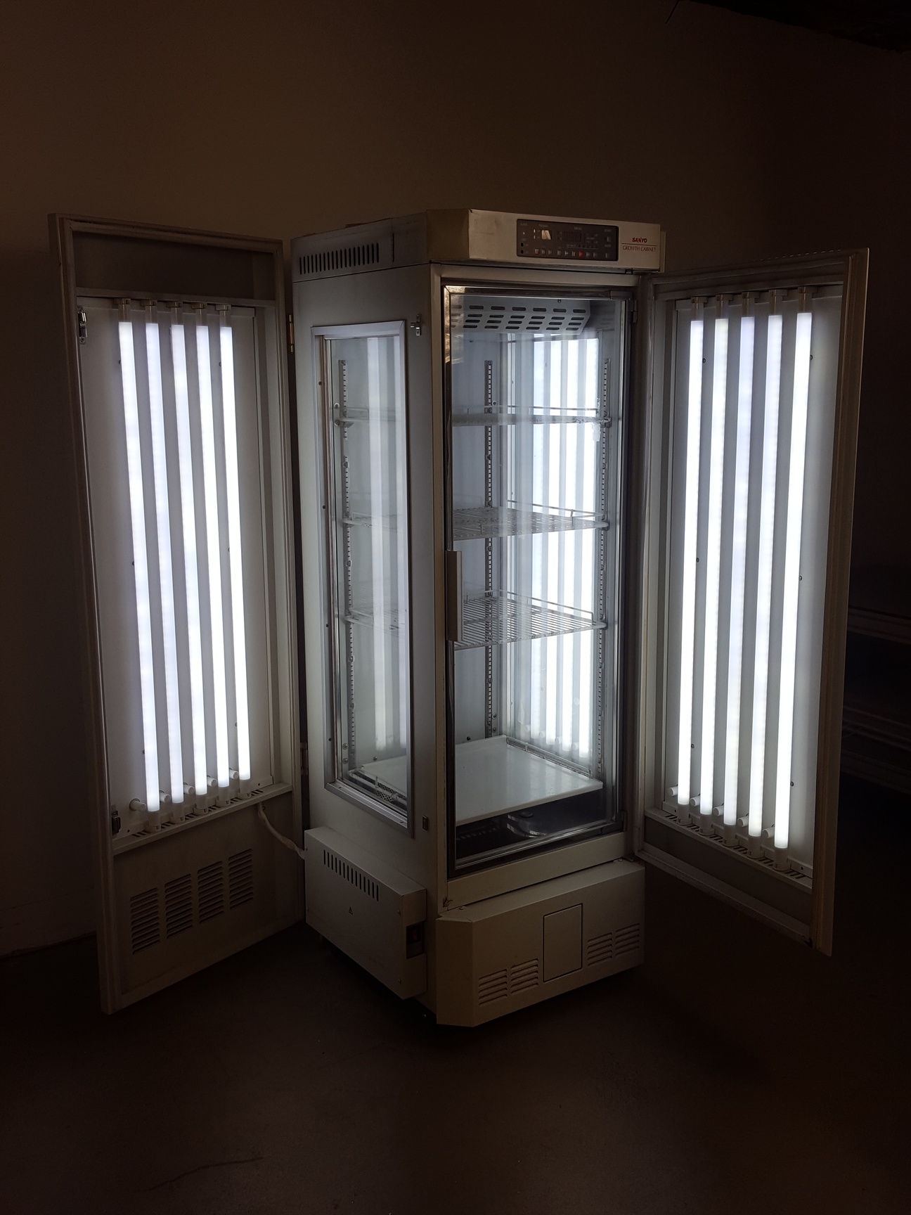 Image of Sanyo MLR-350  Growth Cabinet - Environmental Test Chamber Lab