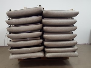 Thumbnail image of 14x Grey Patient Examination Couches Adjustable Physiotherapy Massage Beds Table