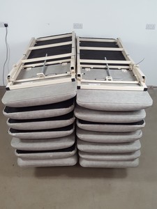 Thumbnail image of 14x Grey Patient Examination Couches Adjustable Physiotherapy Massage Beds Table