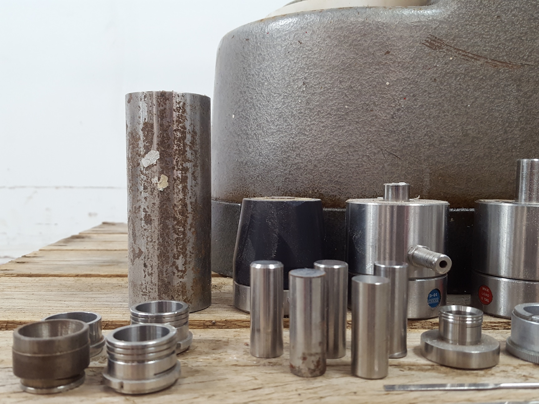 Image of RIIC Research & Industrial Instruments Company 30 Ton Press C-30 & Accessories