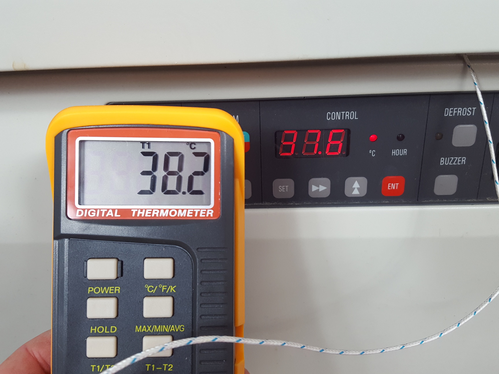 Image of Sanyo MIR-553 Refrigerated Laboratory Incubator Lab