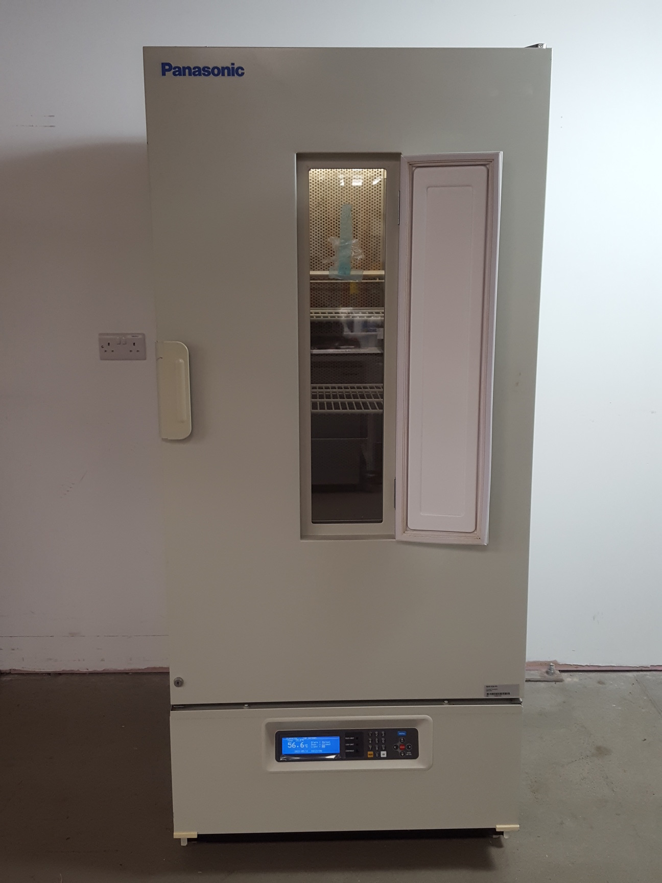 Image of Panasonic MIR 554-PE Cooled Laboratory Incubator Lab