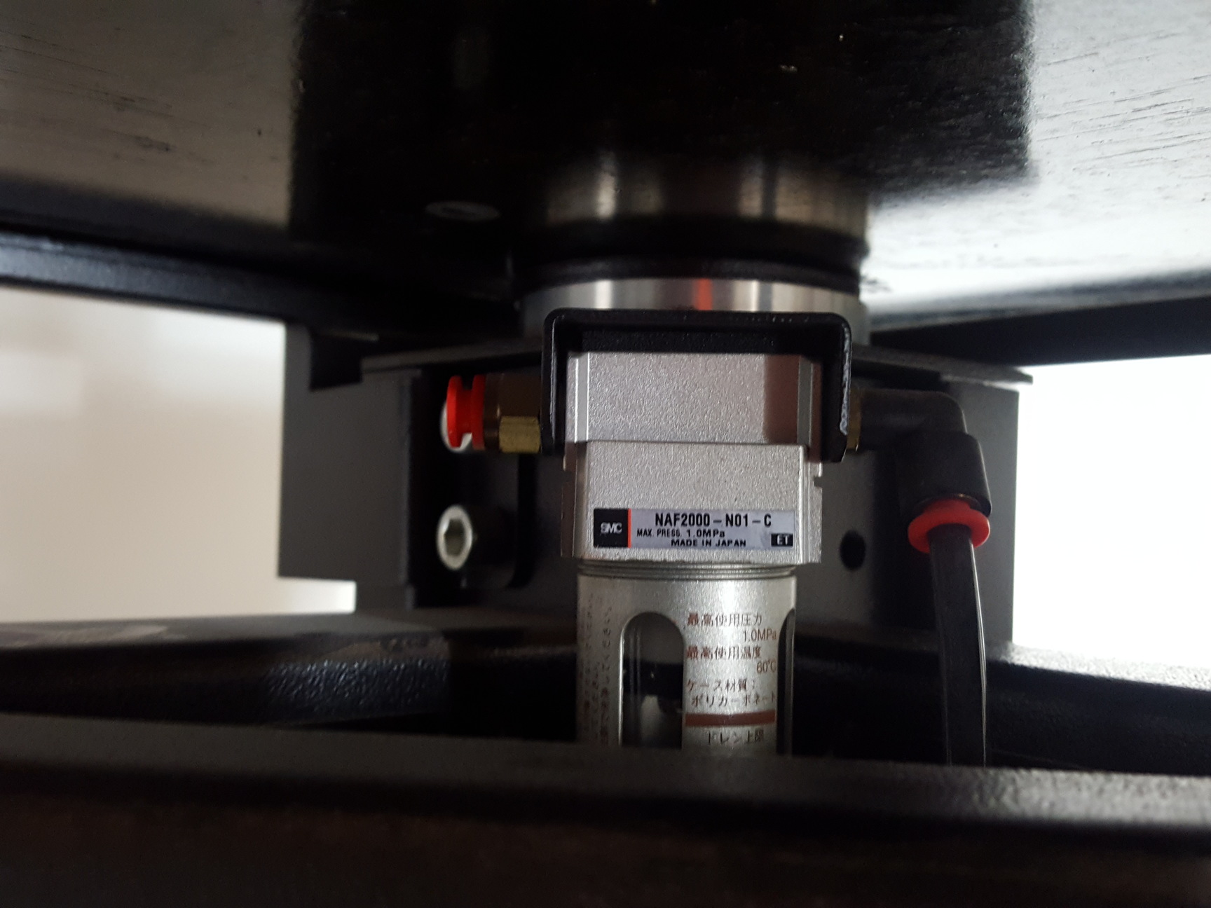 Image of TMC Model 63-554 Vibration Isolation Optical Table with Faraday Cage Lab