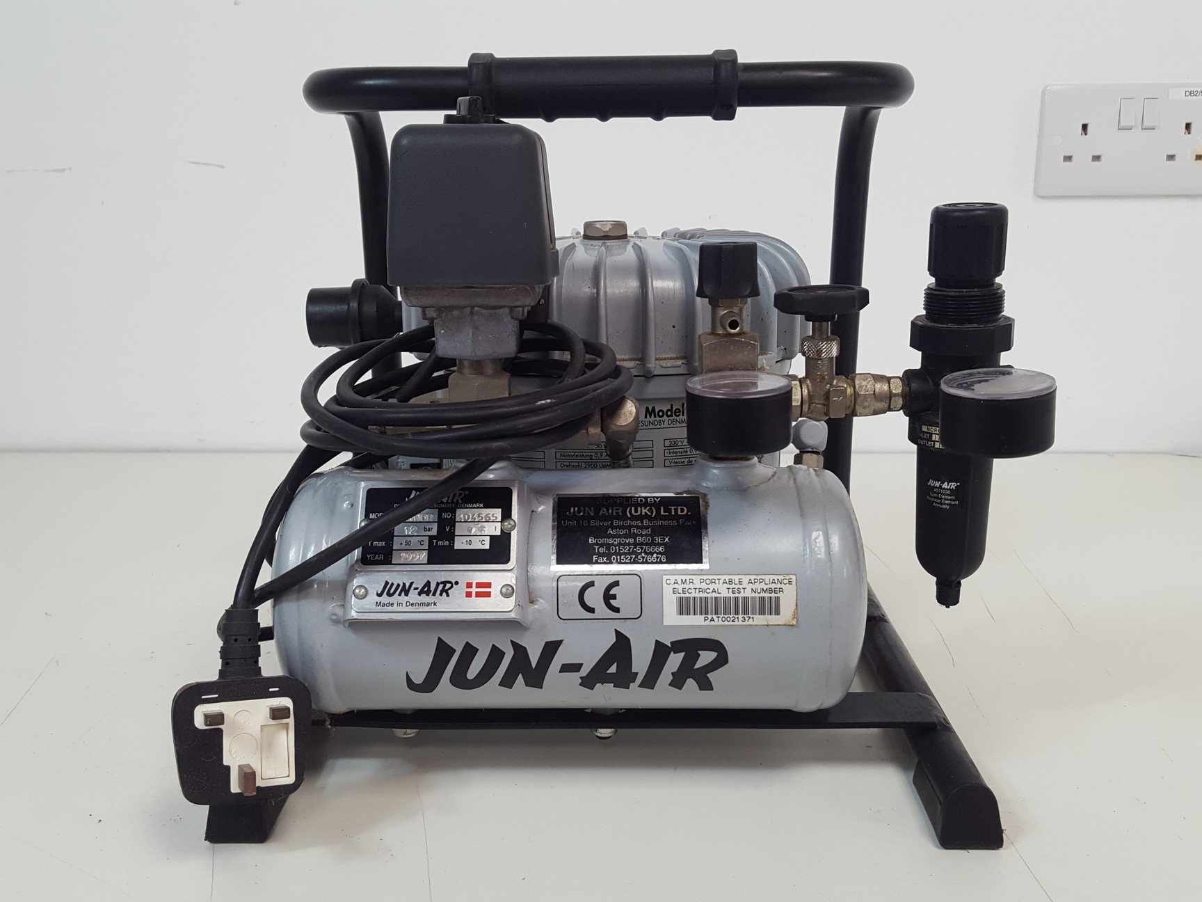 Image of Jun-Air MINOR Model 3 12 bar Air Compressor (1997)