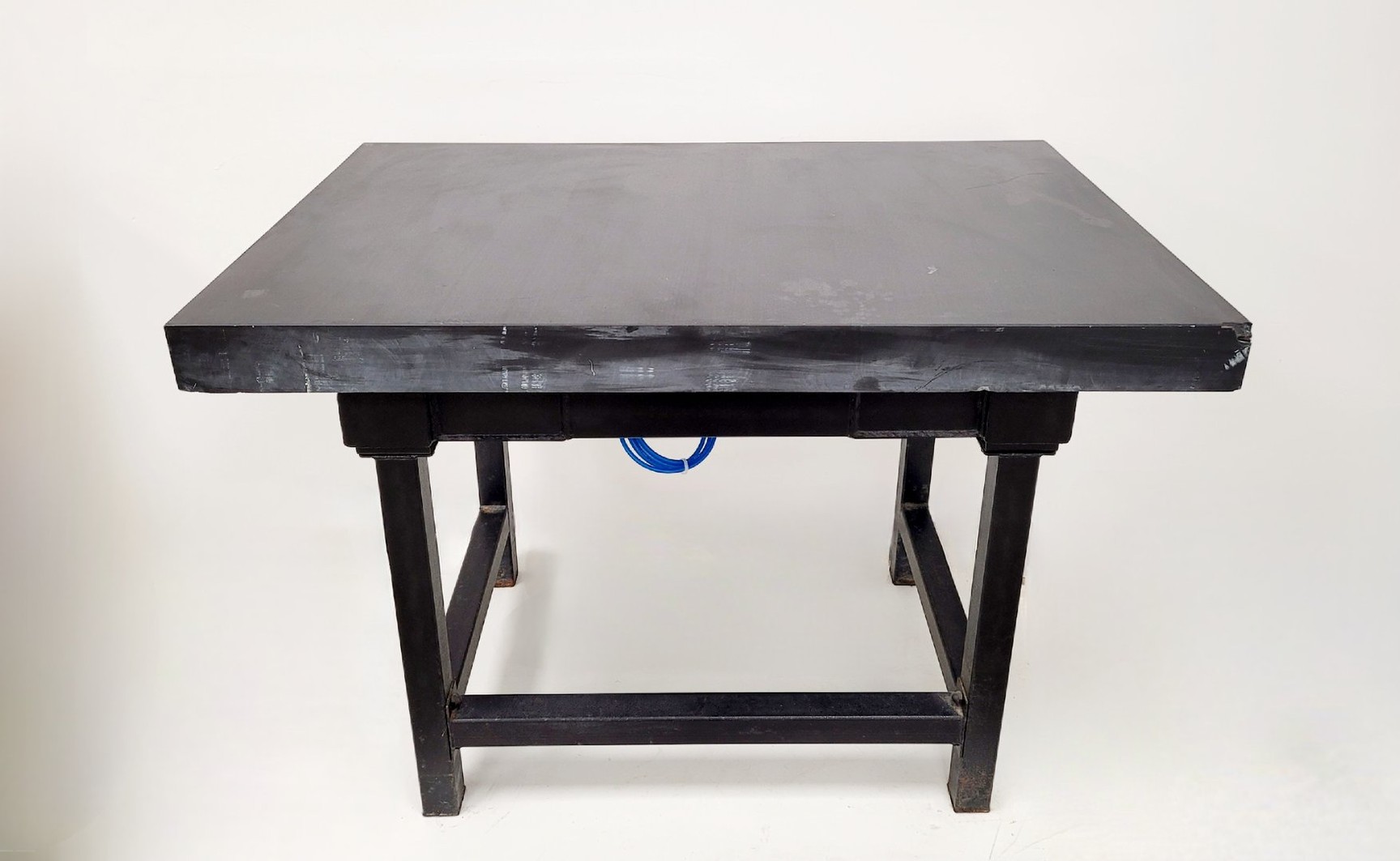 Image of Ealing Vibration Isolation Table  Mod No. 2436575430 Lab