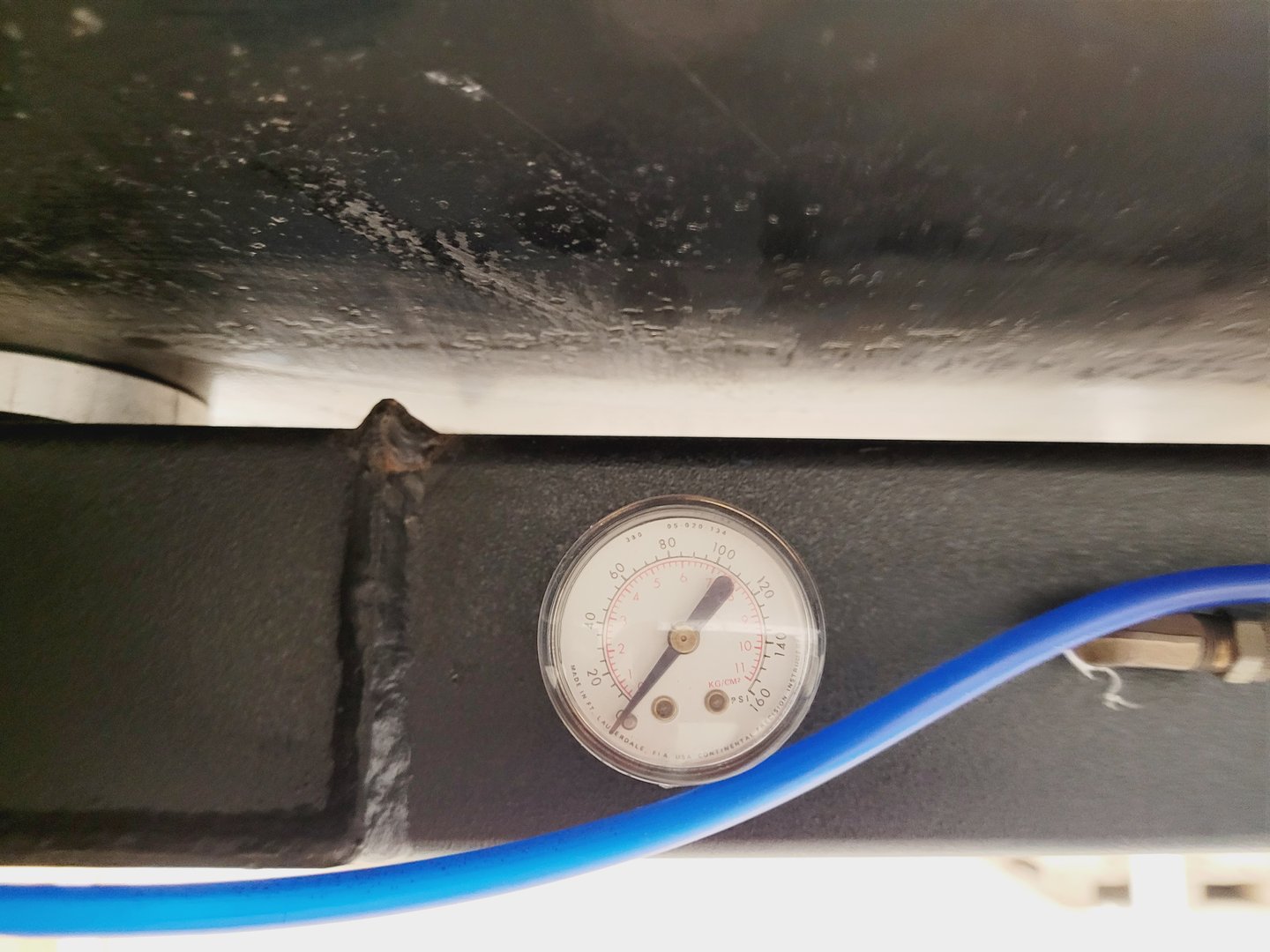 Image of Ealing Vibration Isolation Table  Mod No. 2436575430 Lab