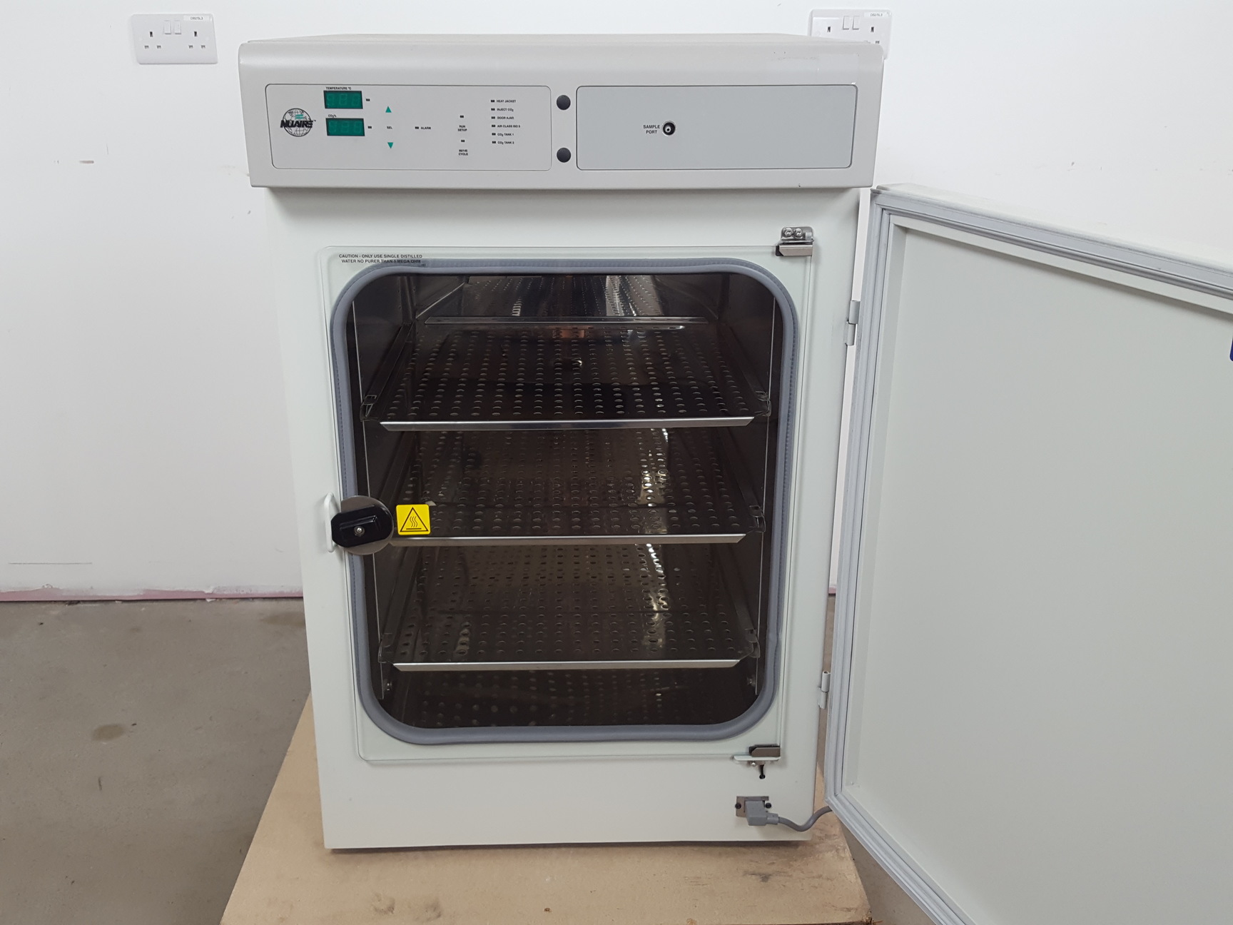 Image of Nuaire Co2 Air Jacketed Automatic Incubator NU 5510 E Lab Faulty CO2 Sensor