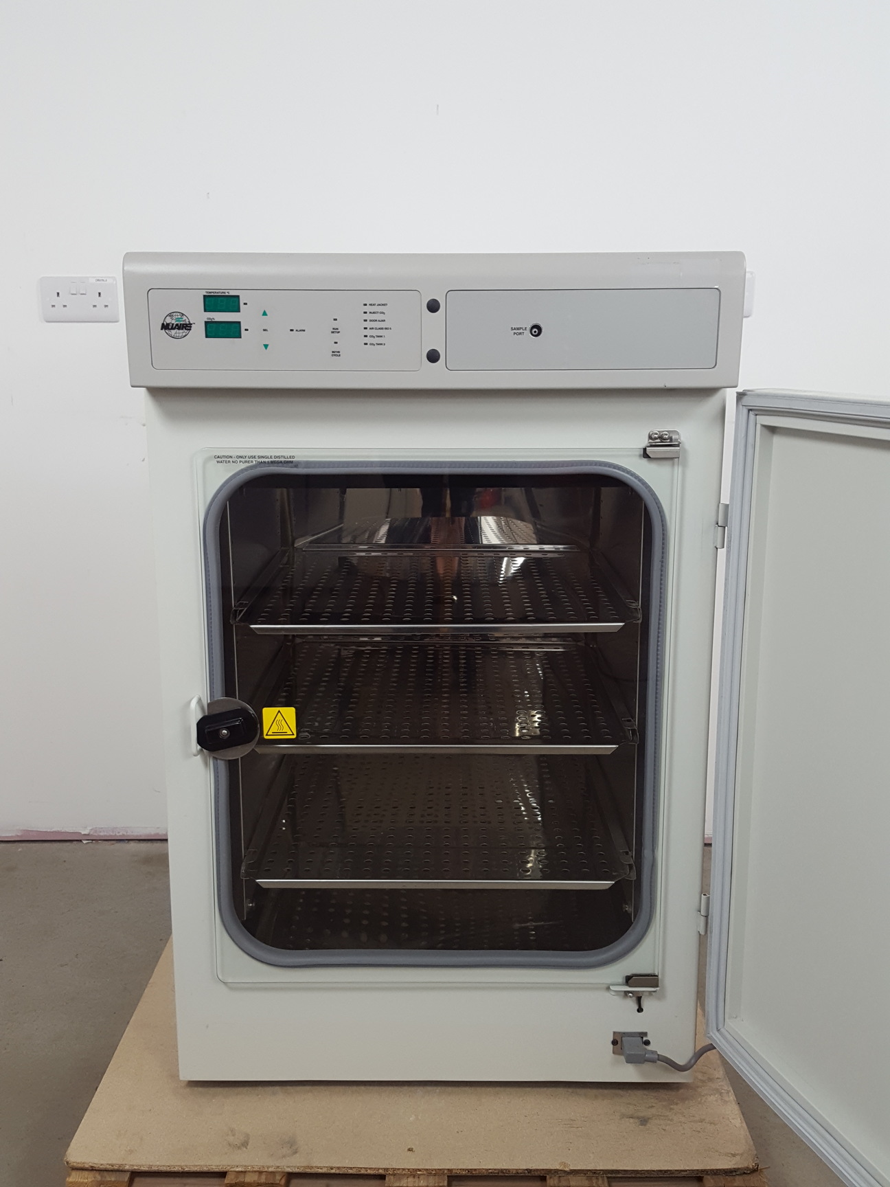 Image of Nuaire Co2 Air Jacketed Automatic Incubator NU 5510 E Lab Faulty CO2 Sensor