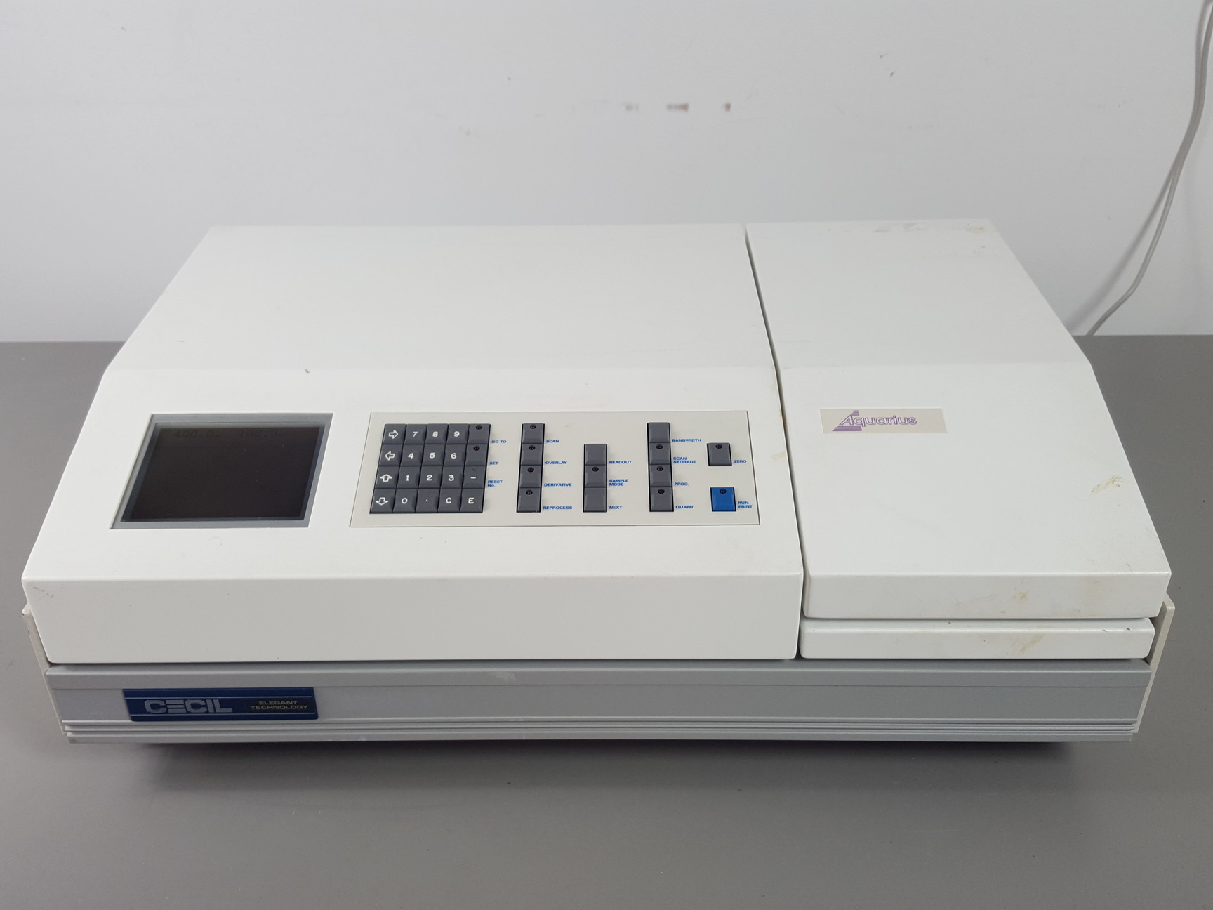 Image of Cecil CE 7400 UV Visible Spectrophotometer Lab
